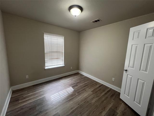 Building Photo - 1721 N Ross Ave