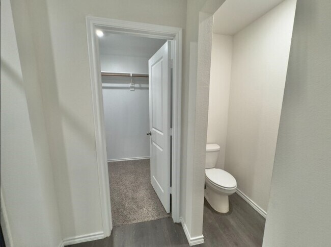 Building Photo - 11333 Pecan Crk Dr