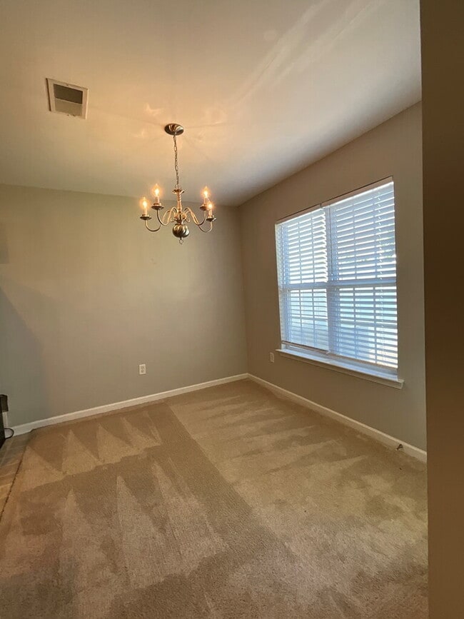 Building Photo - Spacious Townhome in Pooler