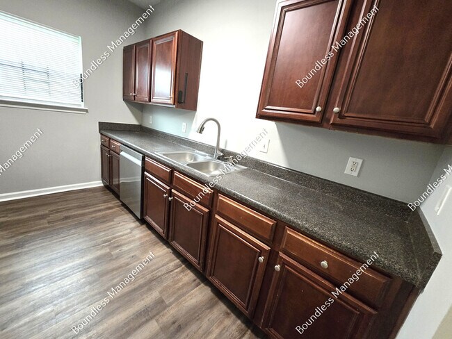 Building Photo - 2330 Hackamore Dr