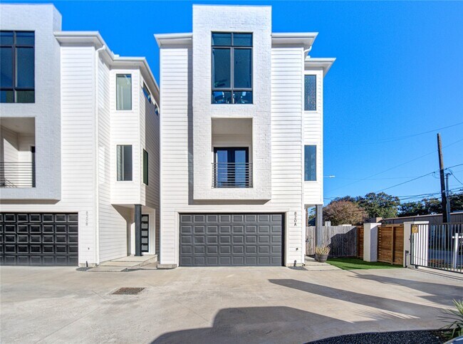 Building Photo - 820 Wakefield Dr