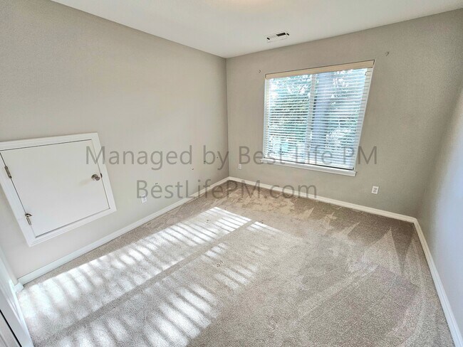 Building Photo - 11040 SE William Otty Rd