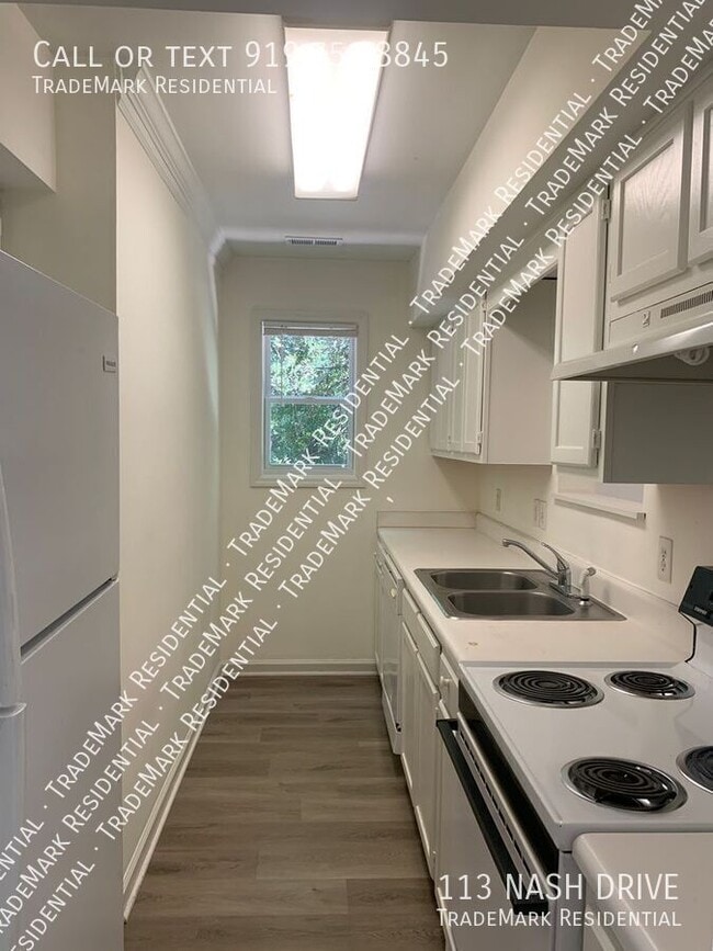 Building Photo - 113 Nash Dr