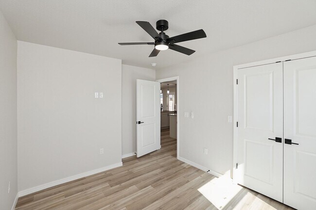 Building Photo - 8910 Oakleaf Ct