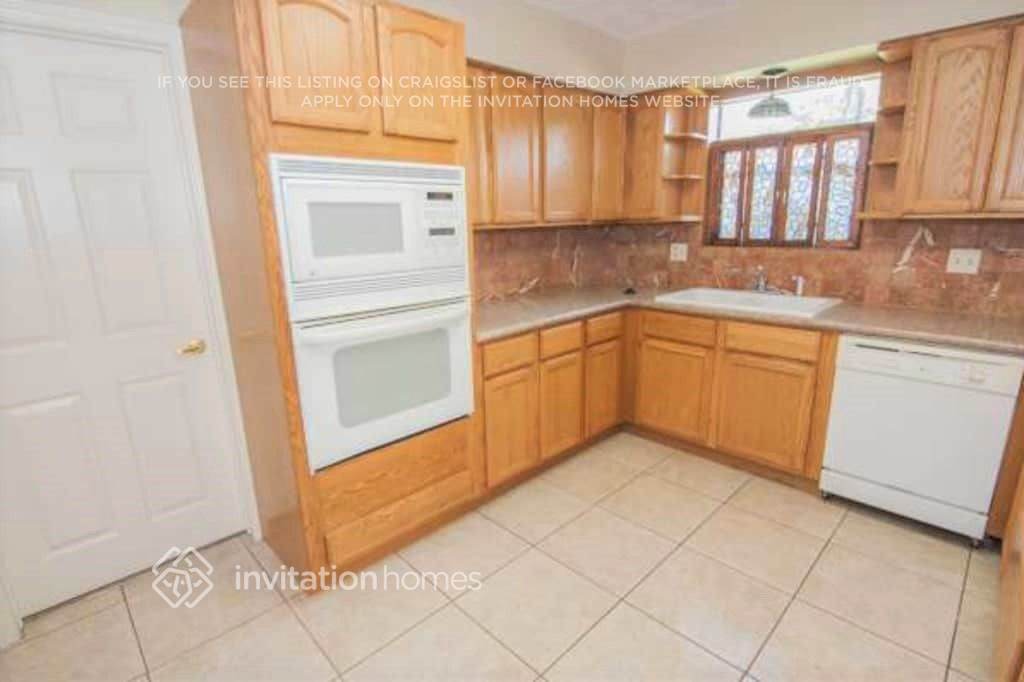 Building Photo - 16303 Fox Crossing Ln