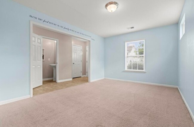 Building Photo - 1825 Polaris Dr