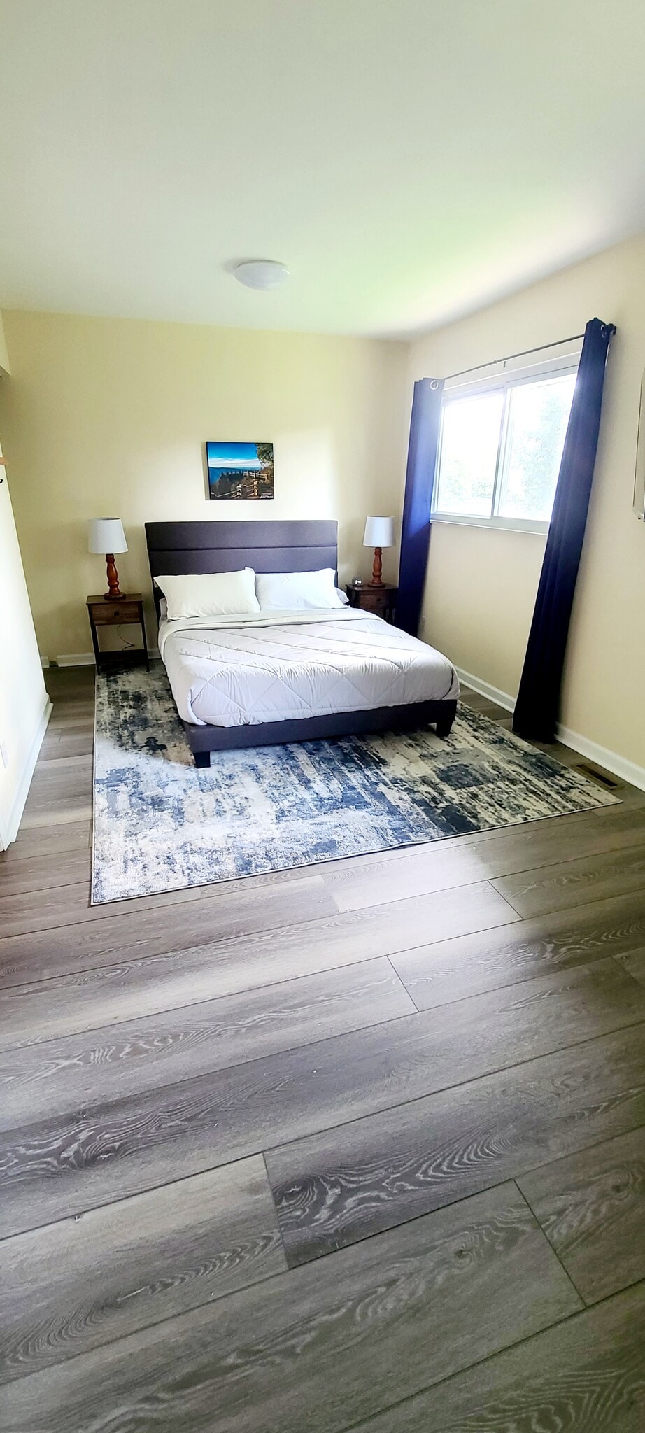 Building Photo - 496 Lawnview Dr