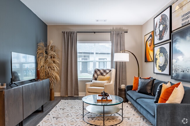 2BR, 2BA - 1182SF - Fairview Springs