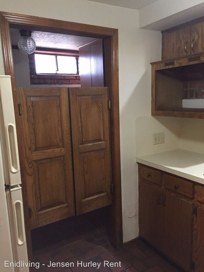 Building Photo - 1 br, 1 bath House - 1025 W. Maine