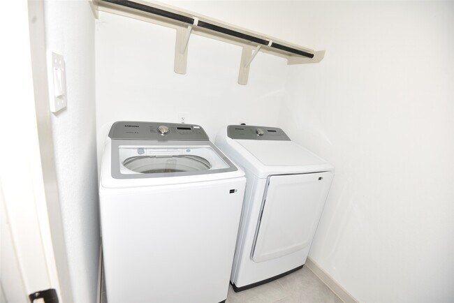 Building Photo - 1515 Cordelia Ct