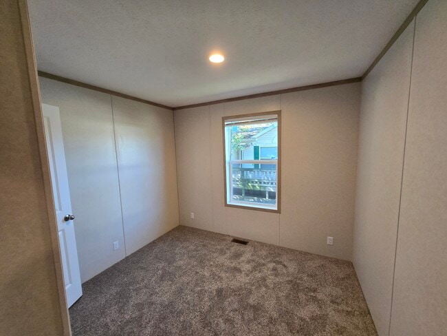 Building Photo - 28517 S Maple