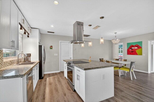 Building Photo - 113 Park Ln E