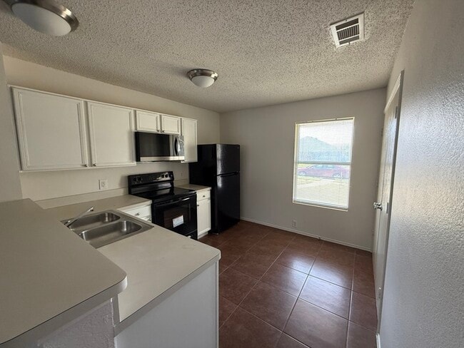 Building Photo - 9625 Brierwyck Dr