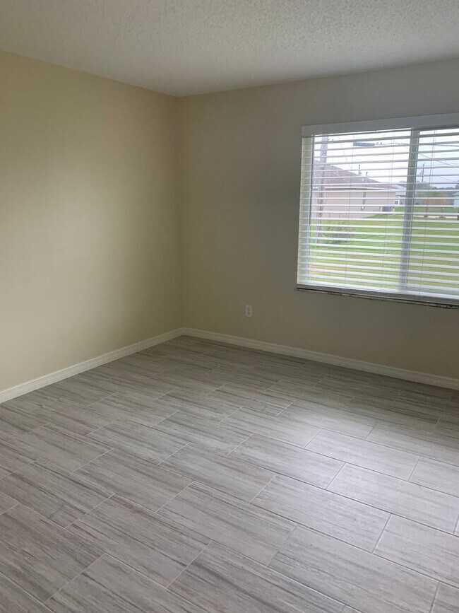 Building Photo - Beautiful  3 / 2  rental home