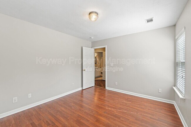 Building Photo - 845 Prairie Ln