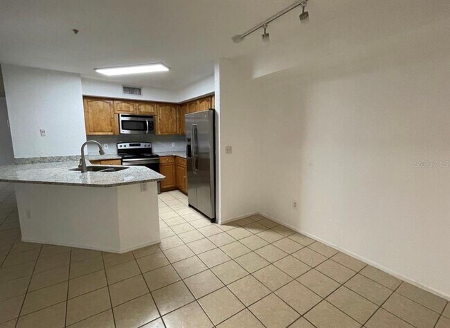Building Photo - 827 Camargo Way