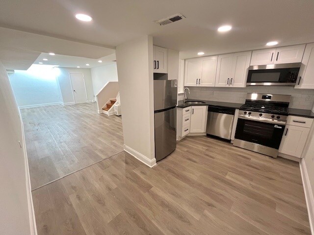 Building Photo - 529 S 17th St
