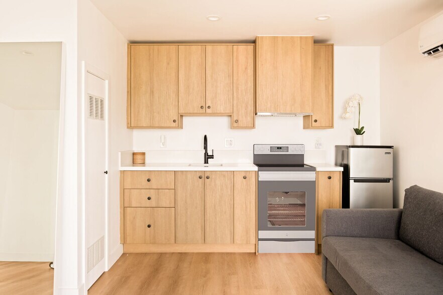 Building Photo - 1615 S Crescent Heights Blvd