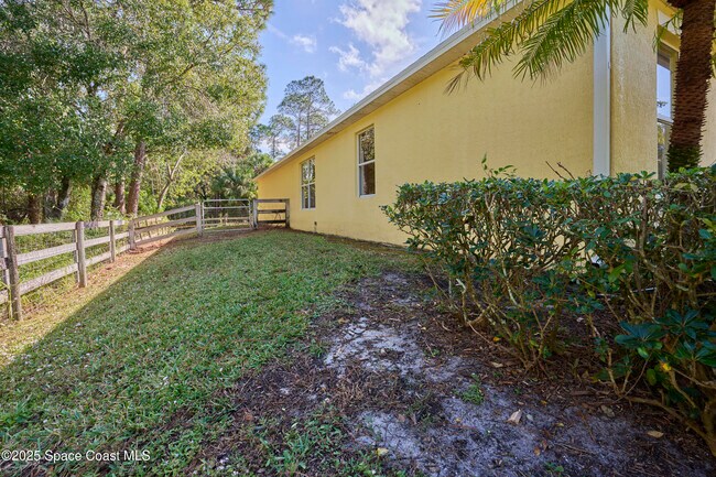 Building Photo - 9086 107th Ct