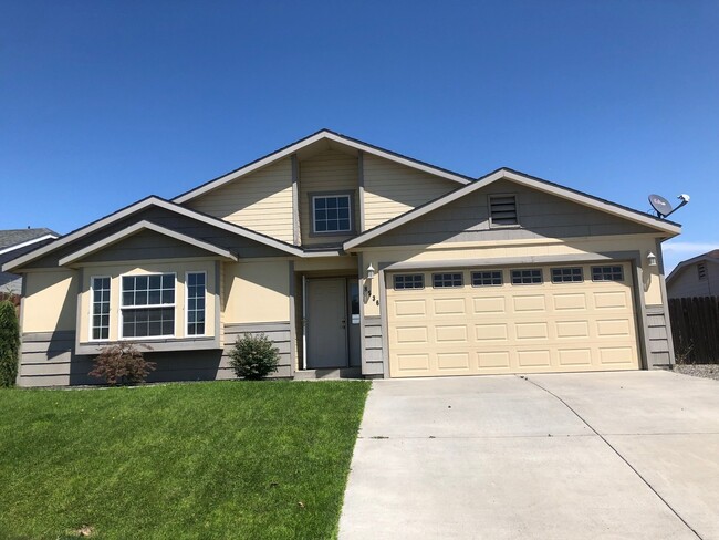 Primary Photo - Beautiful 3 bedroom 2 bath in Kennewick of...