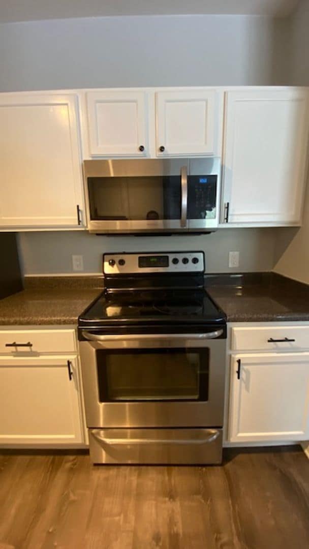 Building Photo - Beautiful 2/2 Condo Fully Remodeled!! A Must See to Appreciate!!