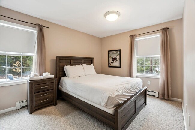 Building Photo - 291 Ash St