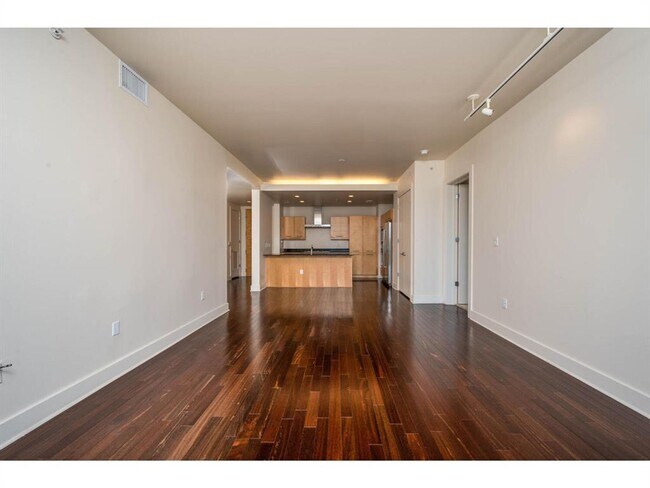 Building Photo - 210 Lee Barton Dr