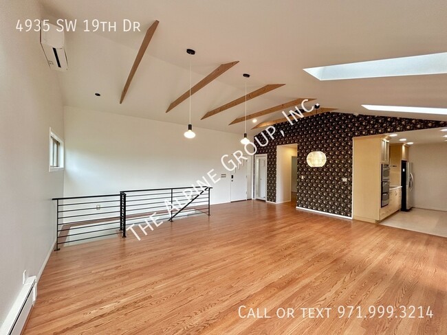 Building Photo - 4935 SW 19th Dr