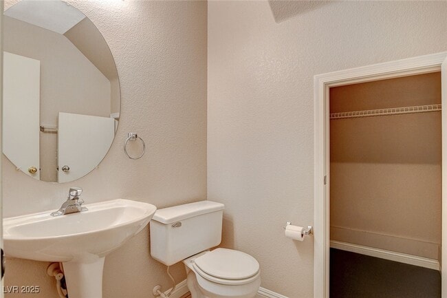 Building Photo - 688 Emerald City Ave