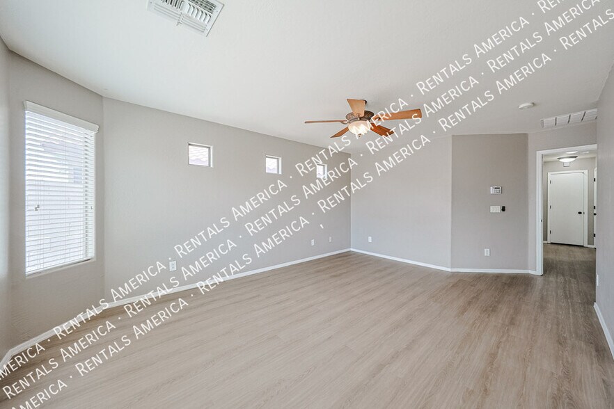 Building Photo - 6814 S 36th Ln