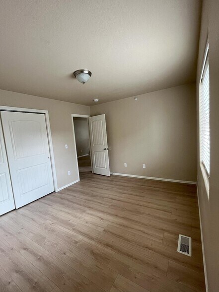 secondary bedroom 2 - 3070 Harpy Grove