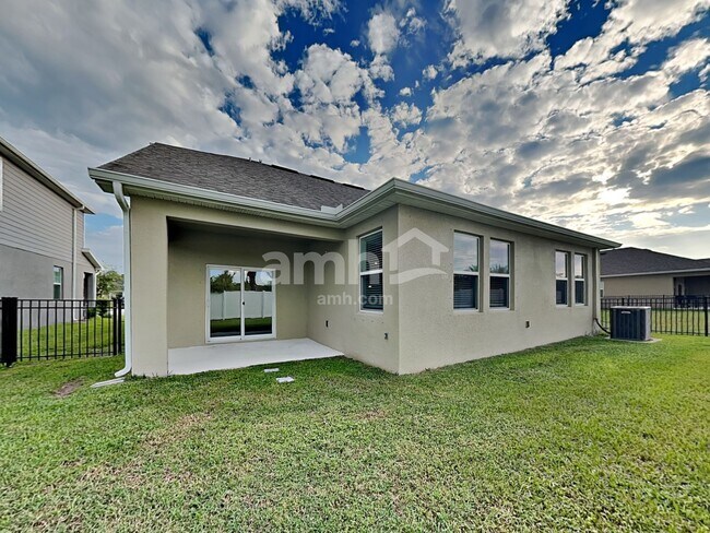 Building Photo - 313 Pine Terrace Dr