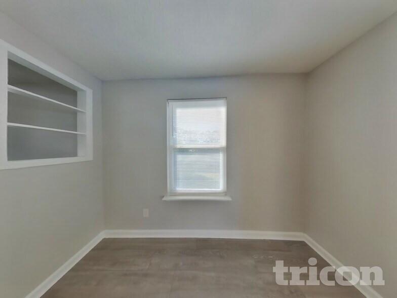 Building Photo - 10868 Trestle Ct