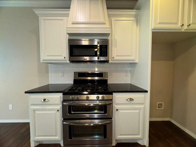 Building Photo - 3 Bed 2 Bath in Edmond!