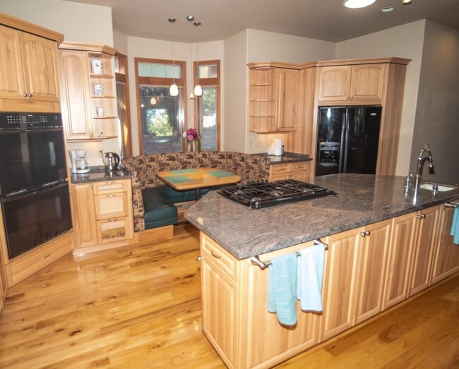 Building Photo - Beautiful home for rent in Galena Forest