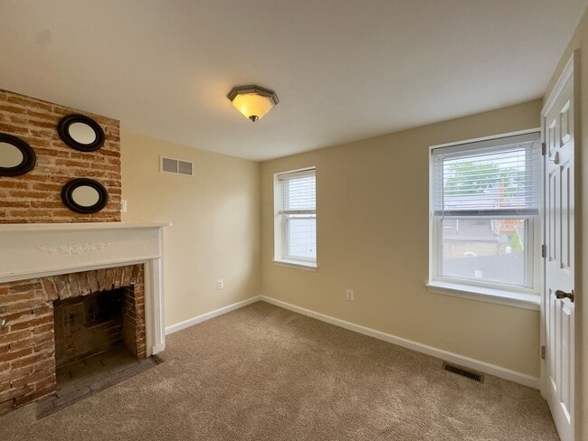 Building Photo - Charming 2 Bedroom/2 Bathroom Townhome in Upper Fells Point, MD!