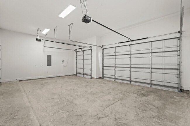 Building Photo - 3607 Wellborn Dr