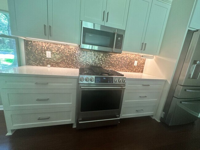 Building Photo - Fully remodeled home for rent