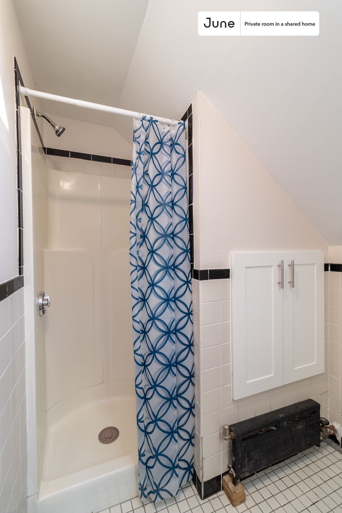 Building Photo - Room in Shared 6 bed/2 bath home