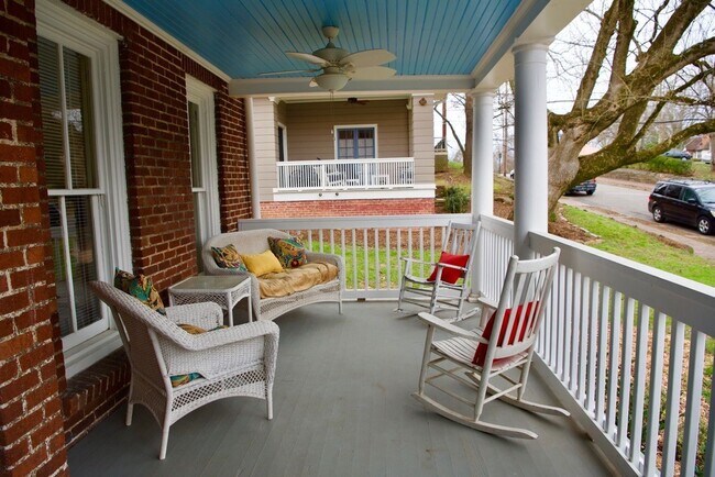 Building Photo - Stunning Furnished Historic Renovation in ...