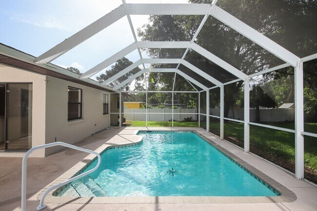 Building Photo - Englewood Annual Pool Home for Rent