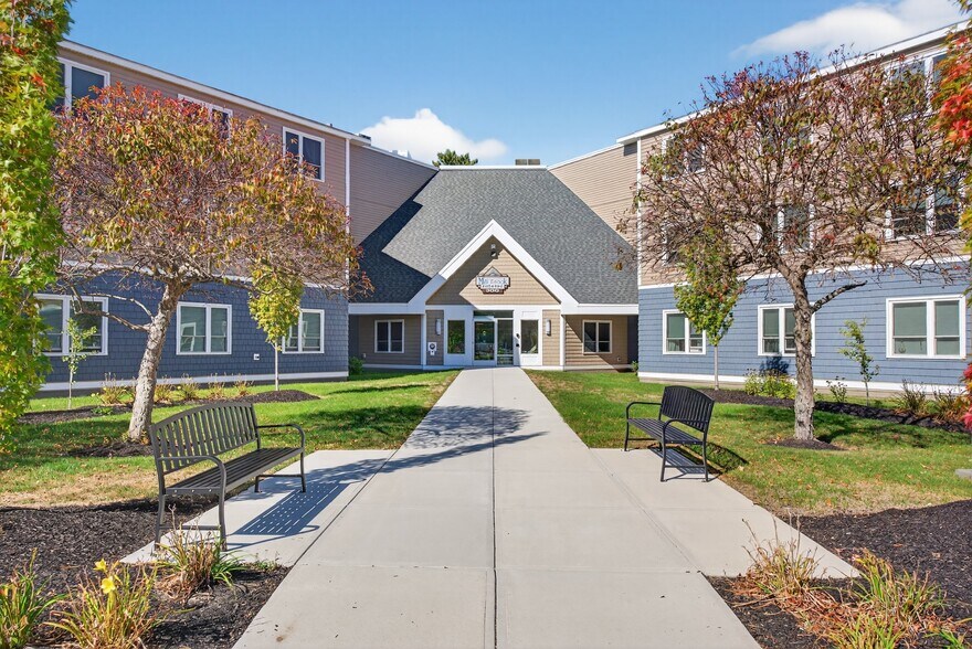 Building Photo - 300 E Bridge St