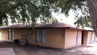 Primary Photo - Cougarland Apartments