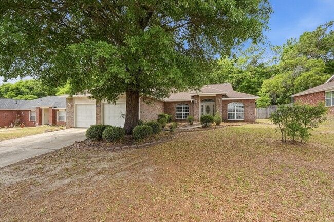 Building Photo - 123 Steeplechase Dr