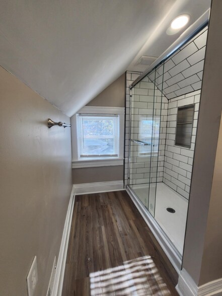 Building Photo - 1301 Buhrer Ave