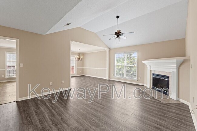 Building Photo - 304 Elbrus Way