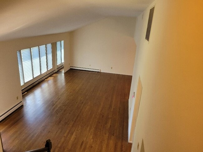 Building Photo - 36 Long Ridge Rd