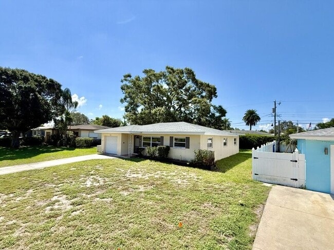 Building Photo - 14218 Sharon Dr