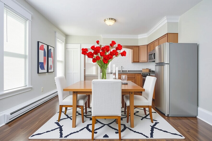 Blue House Manor | Elegant, Tech Smart, Park Views, Walkable - 1211 Pine St