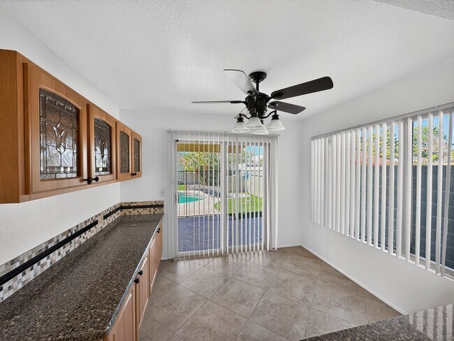 Building Photo - Spacious 4 Bedroom Pool Home in Quiet Cul De Sac